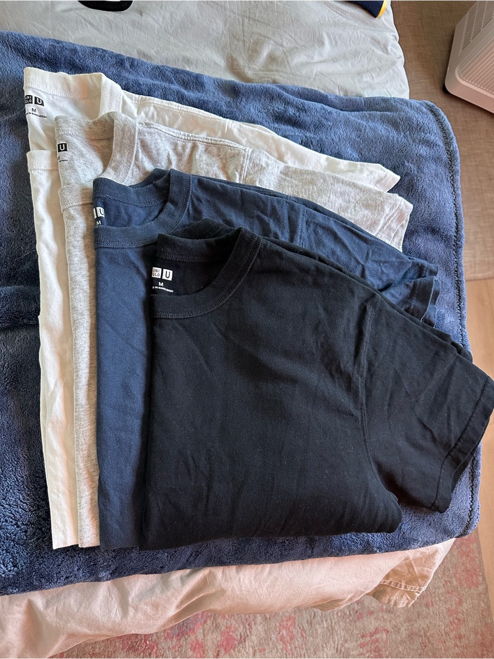 Uniqlo Men Short Sleeve Crew Neck Tees - Black, Navy, Gray, White 4 pack